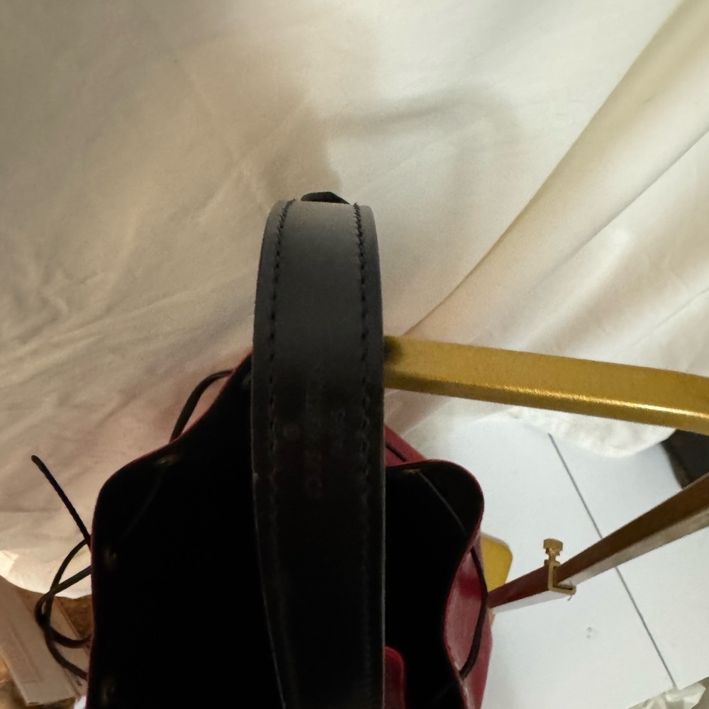 LOUIS VUITTON Epi Petit Noe Shoulder Bag - Picture 10 of 13